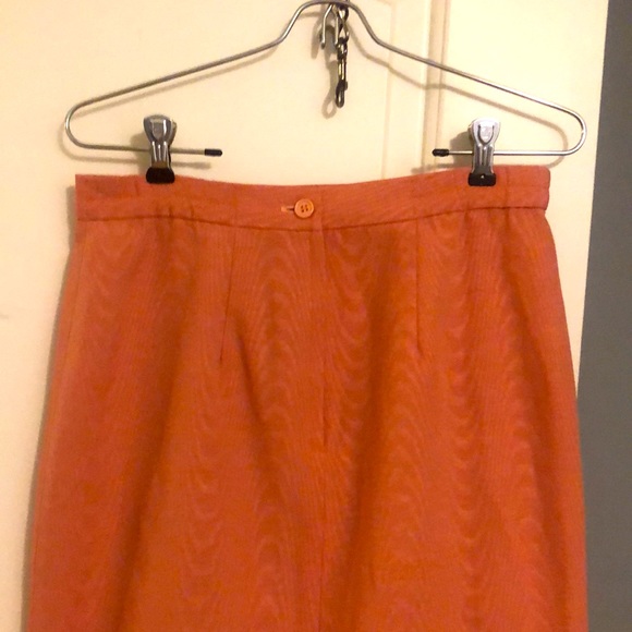 Designer 2pc Suit by St. Anthony Signature, Sz 8, Peach Color, Blazer & Skirt. - Picture 11 of 11